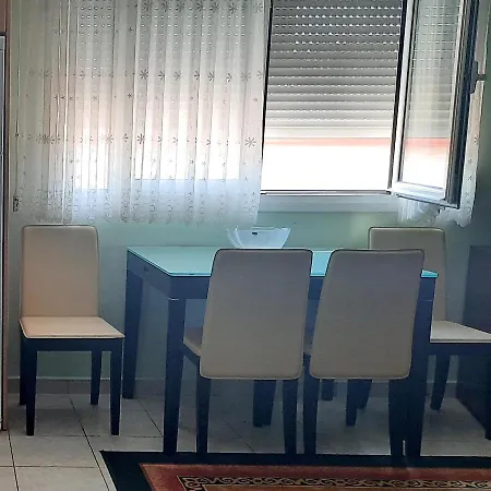 Casa De La Ασπροβάλτα