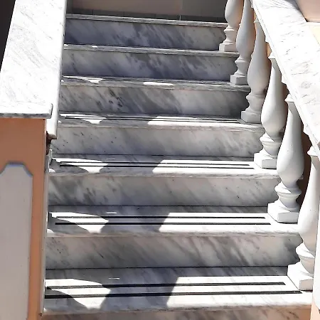 Casa De La * Ασπροβάλτα